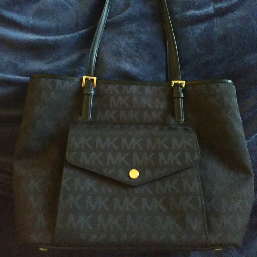 Michael Kors Purse (authentic)